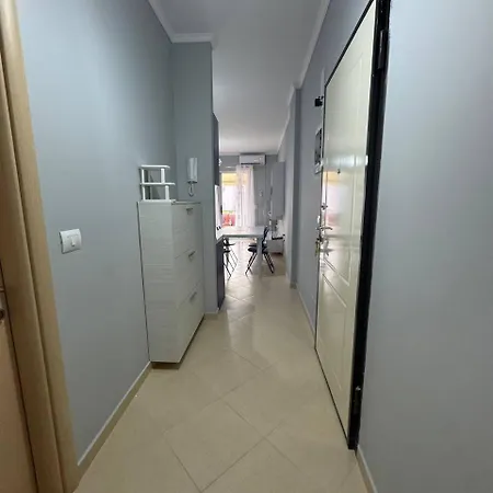 Avlorable Apartment